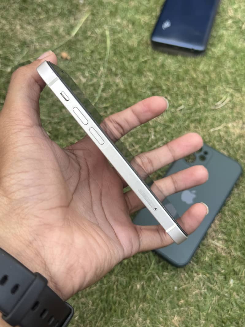 Apple iPhone 12 mini 8