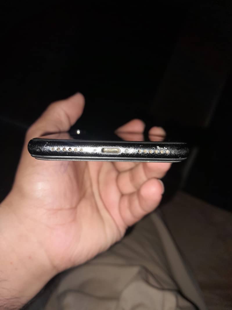 Apple iPhone X 3