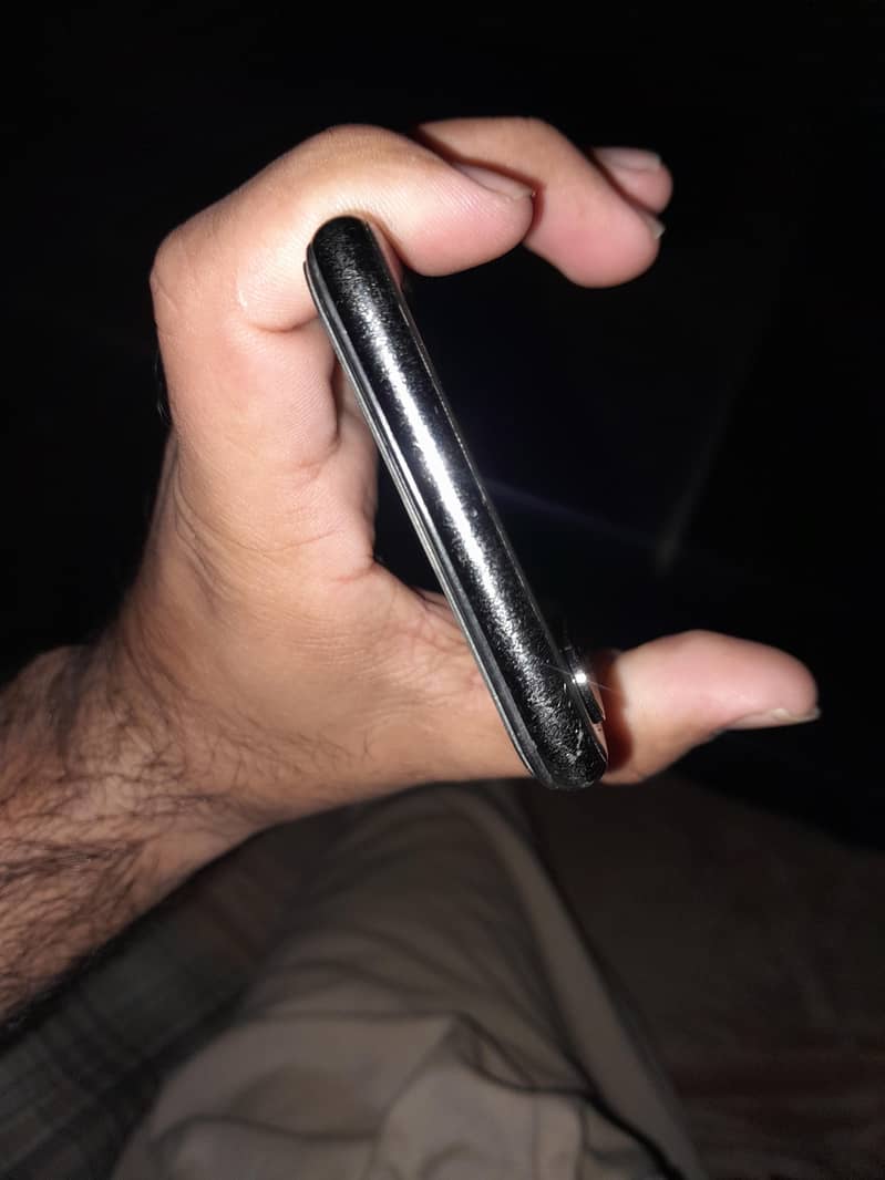 Apple iPhone X 4