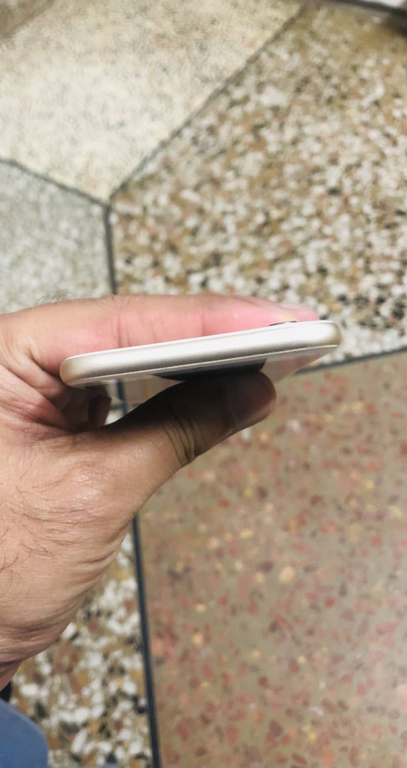 Apple iPhone 6 4