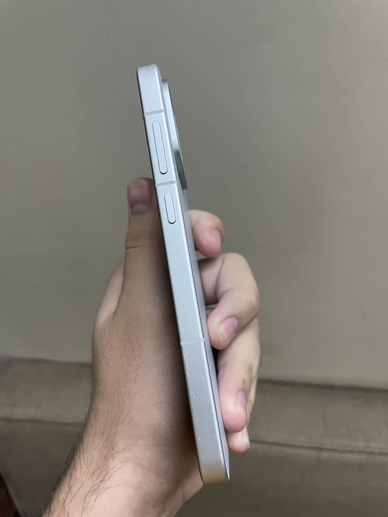 One Plus 13t 16/256 4