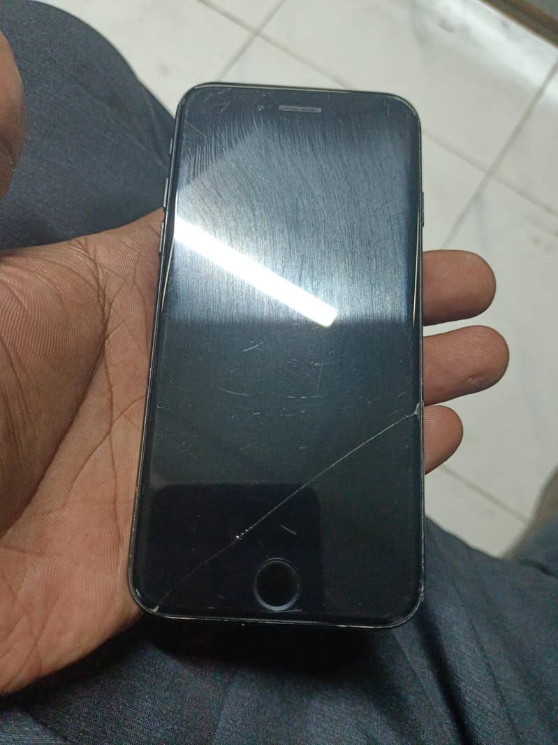 Apple iPhone 7 1