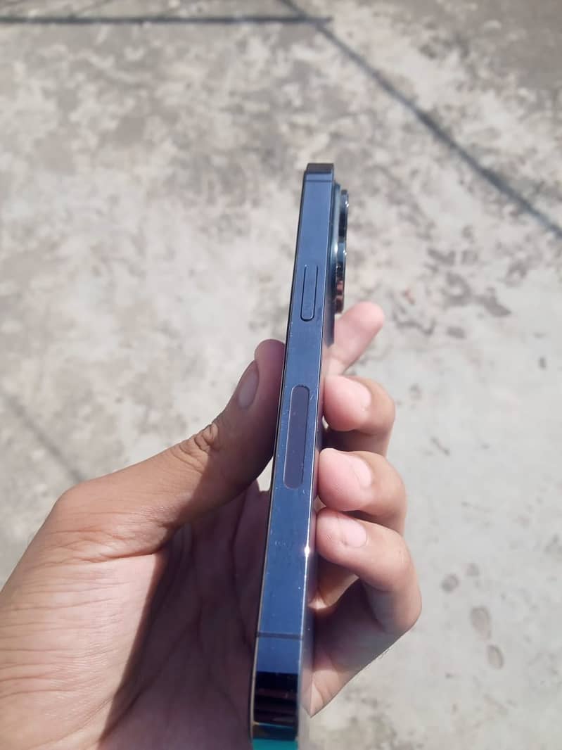 Apple iPhone 14 Pro 2
