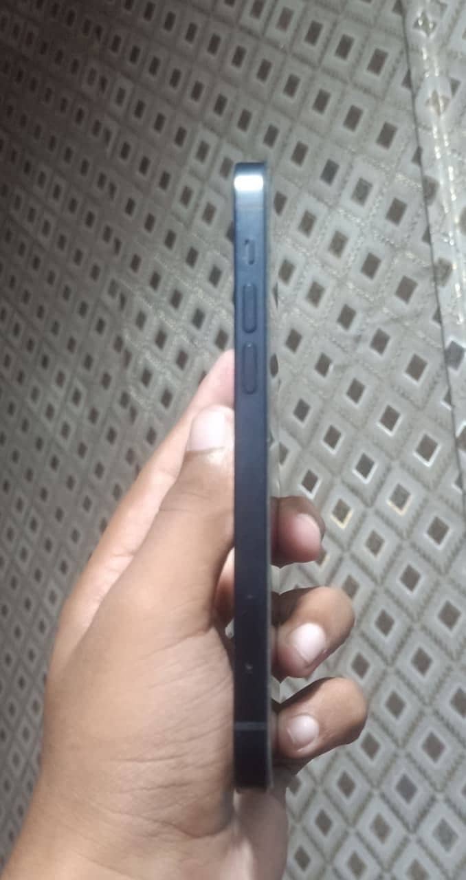 Apple iPhone 12 5