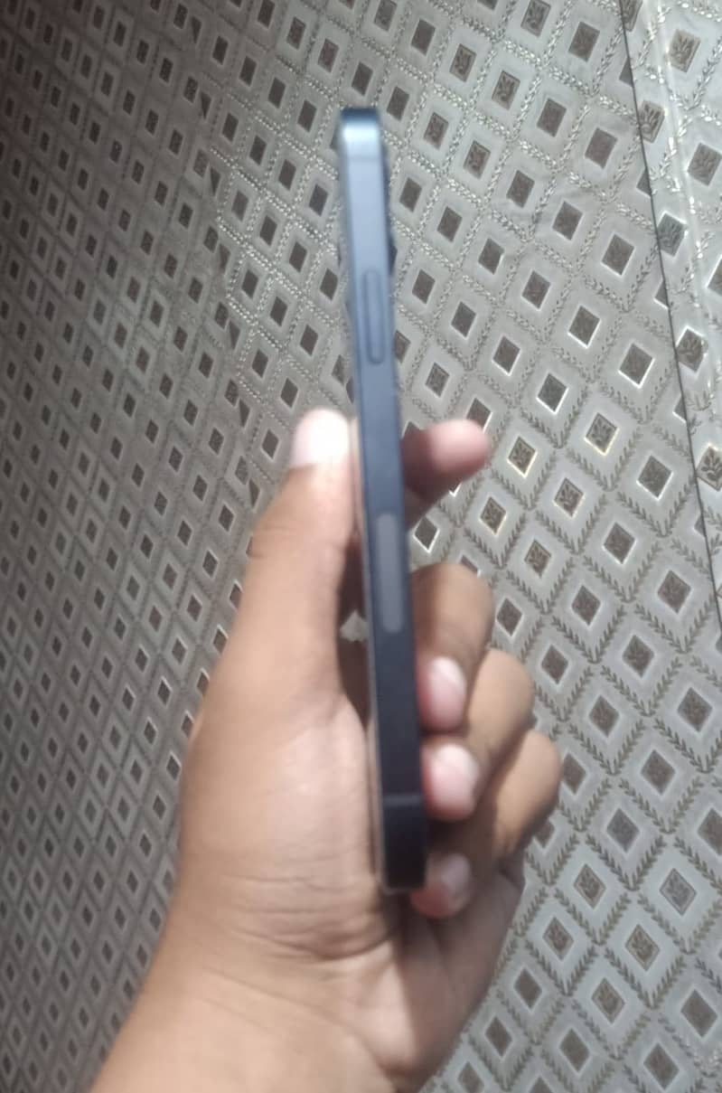 Apple iPhone 12 7