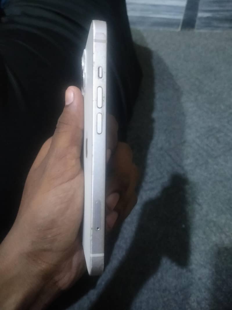 Apple iPhone 13 1