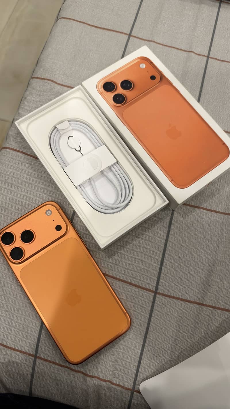 Apple iPhone 17 Pro Max 1