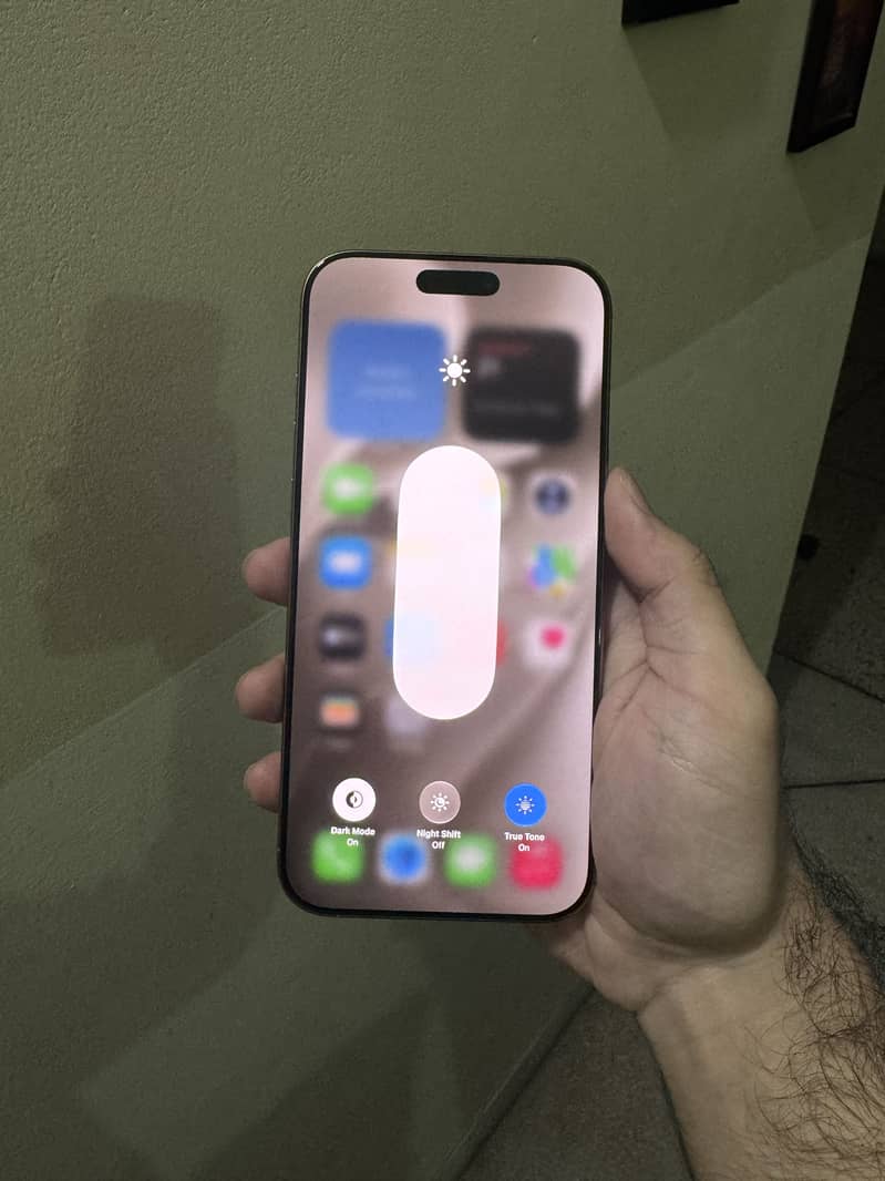 Apple iPhone 16 Pro Max 5