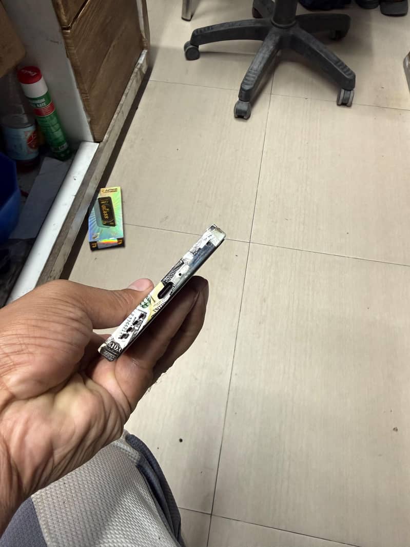 Infinix Note 40 4