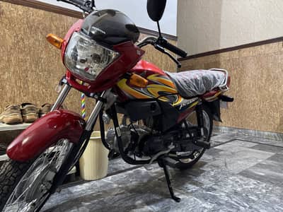 Selling Honda Pridor almost like new