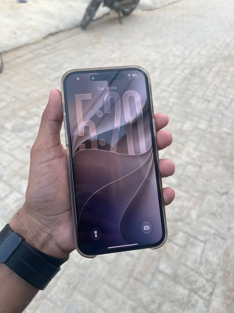 Apple iPhone 15 Pro Max 0