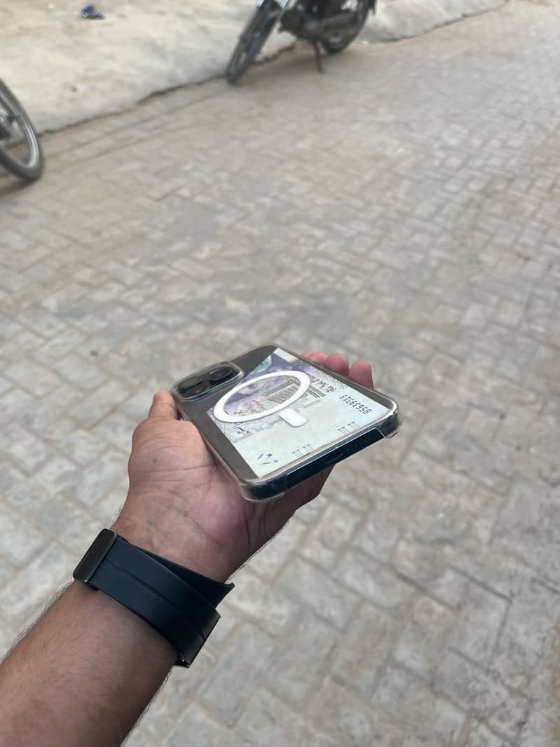 Apple iPhone 15 Pro Max 3