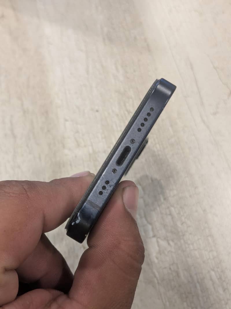 Apple iPhone 12 3