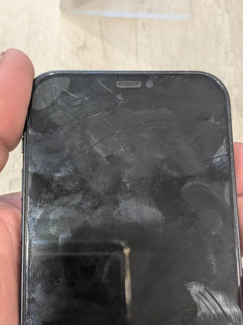 Apple iPhone 12 6
