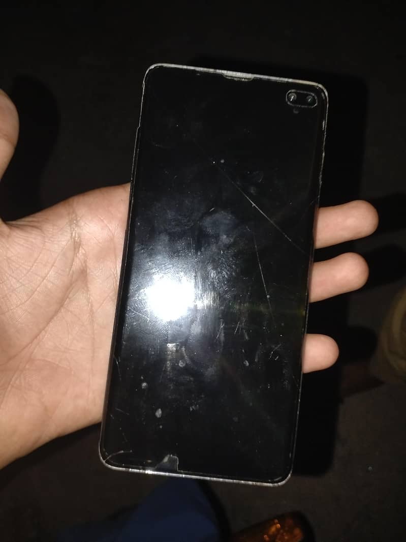 Samsung Mobile S10 Plus 4