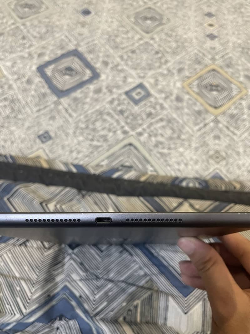 IPAD 8th GENERATION 3