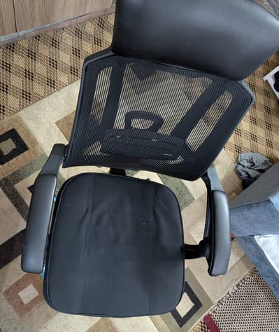 Ergonomic chair recline with height adjust  | WhatsApp: 03705024810
