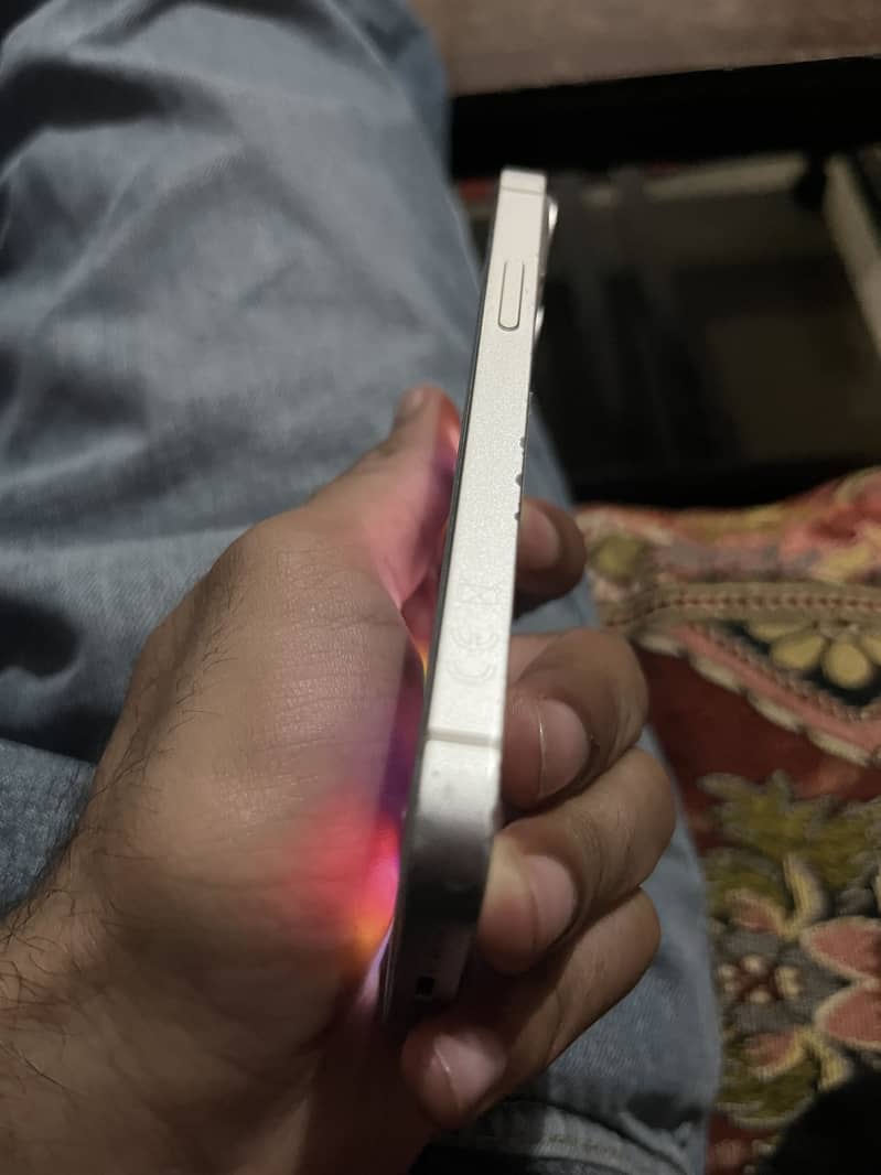Apple iPhone 13 mini 1
