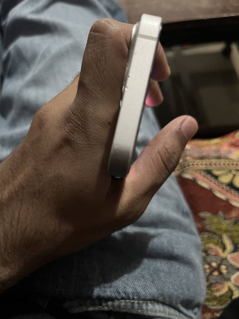 Apple iPhone 13 mini 2