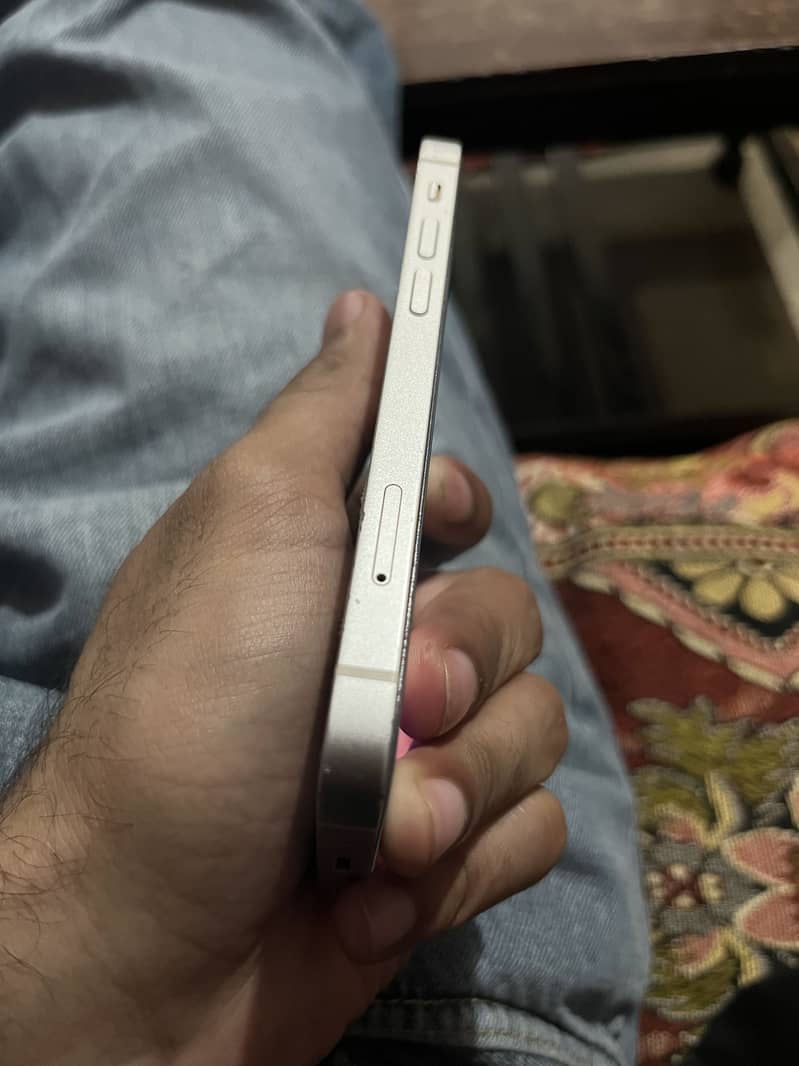 Apple iPhone 13 mini 5