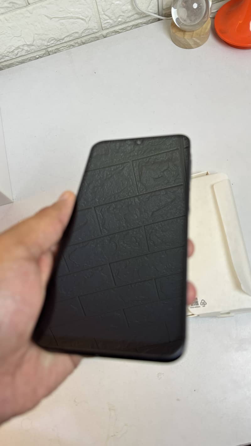 Samsung Mobile A16 14