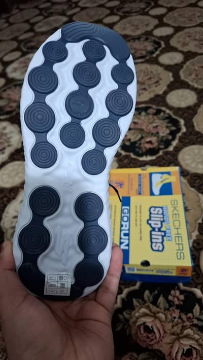 skechers