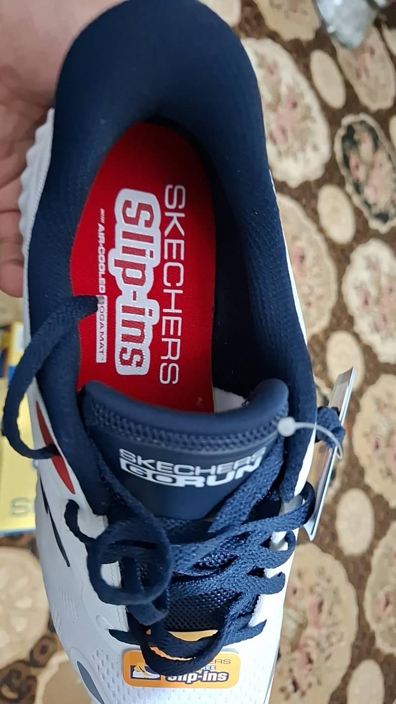 skechers 4
