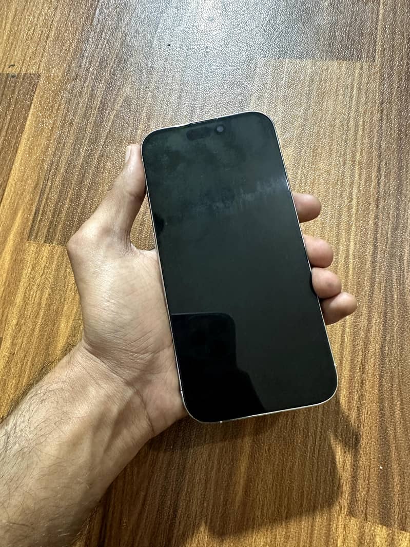 Apple iPhone 15 Pro 1