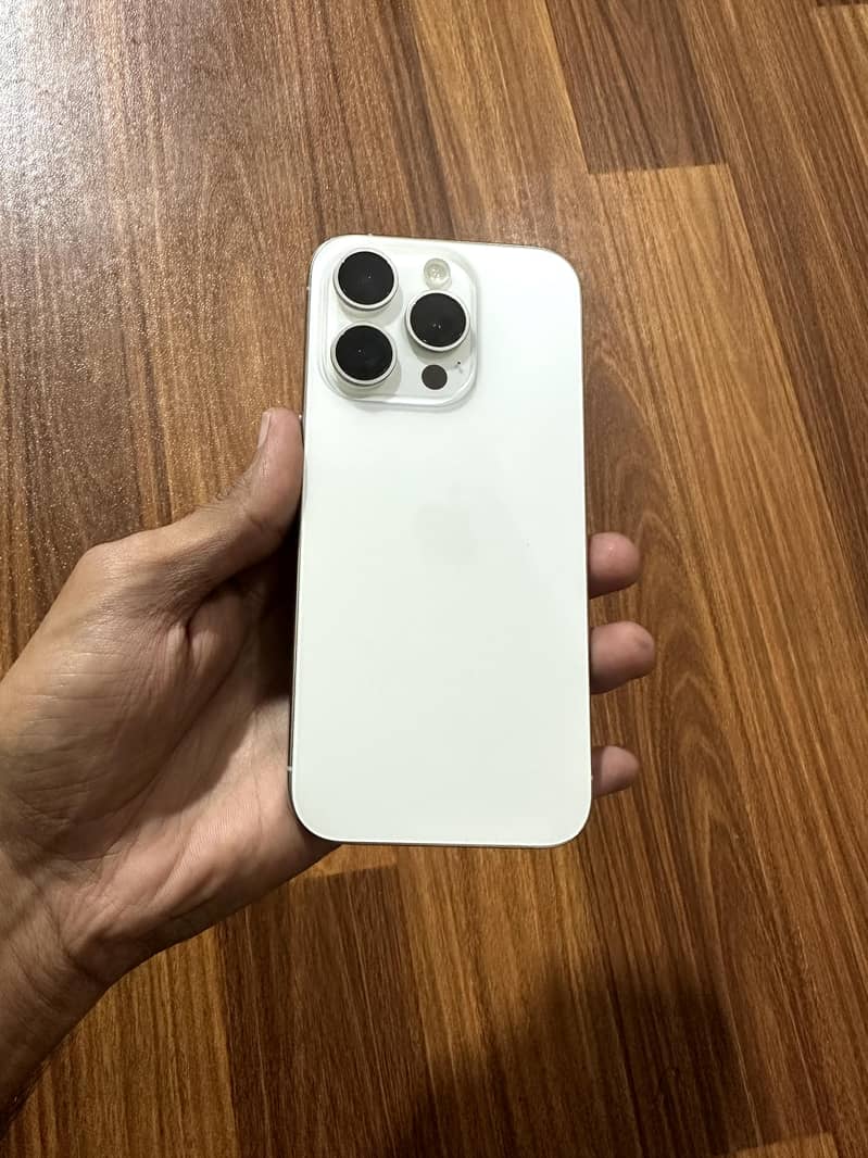 Apple iPhone 15 Pro 6