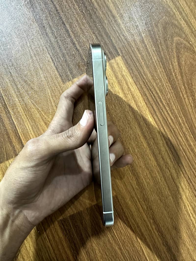 Apple iPhone 15 Pro 9
