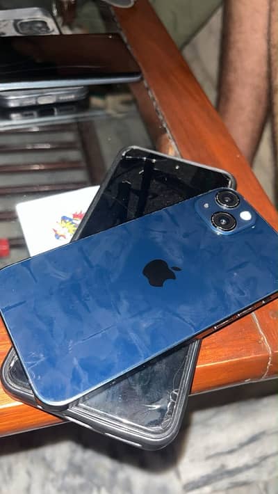 Apple iPhone 13