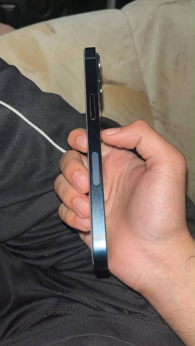 Apple iPhone 13 1