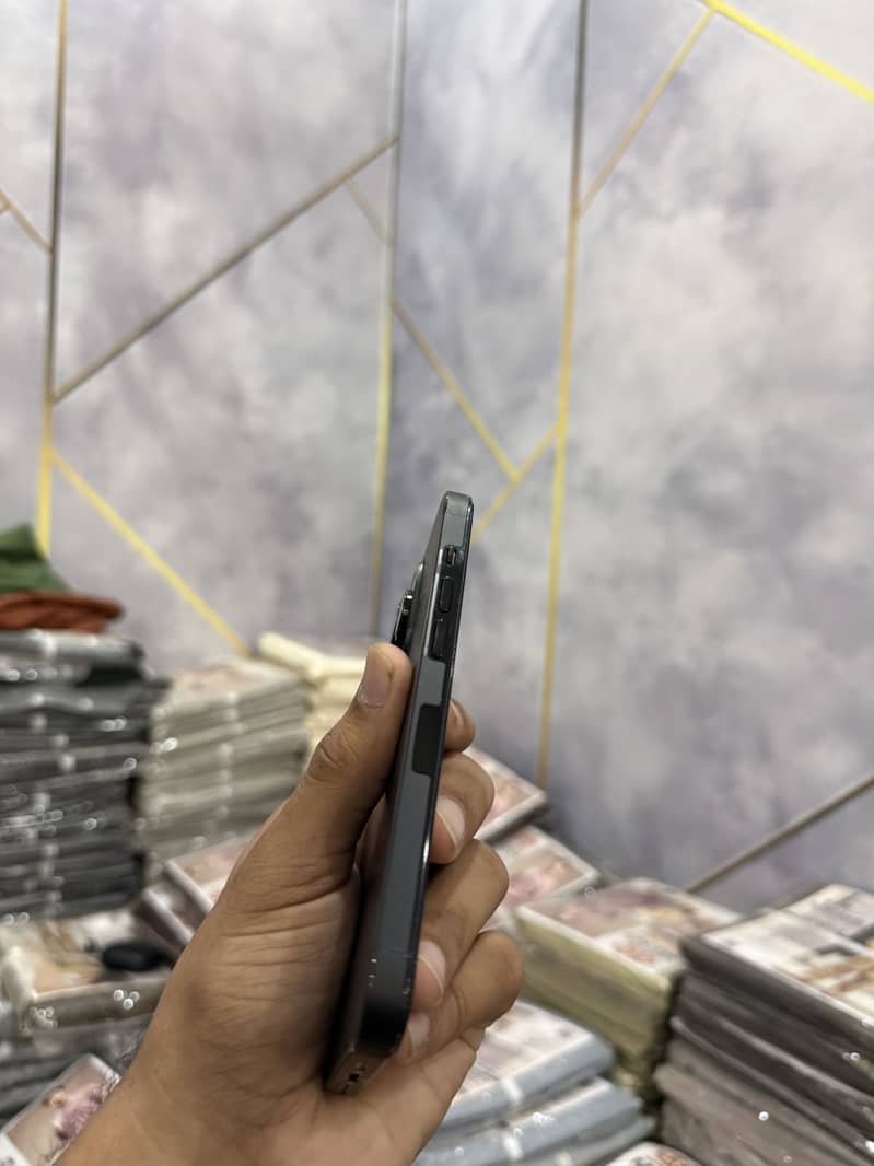 Apple iPhone 14 Pro 0
