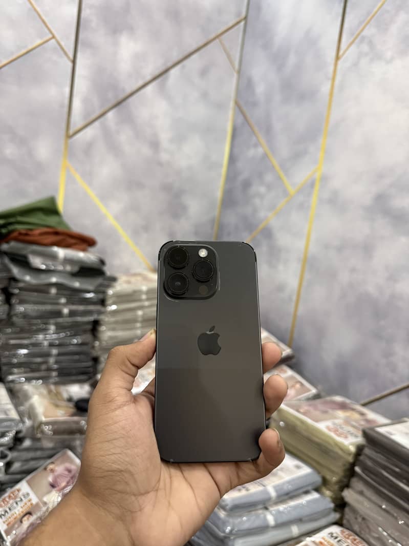 Apple iPhone 14 Pro 1
