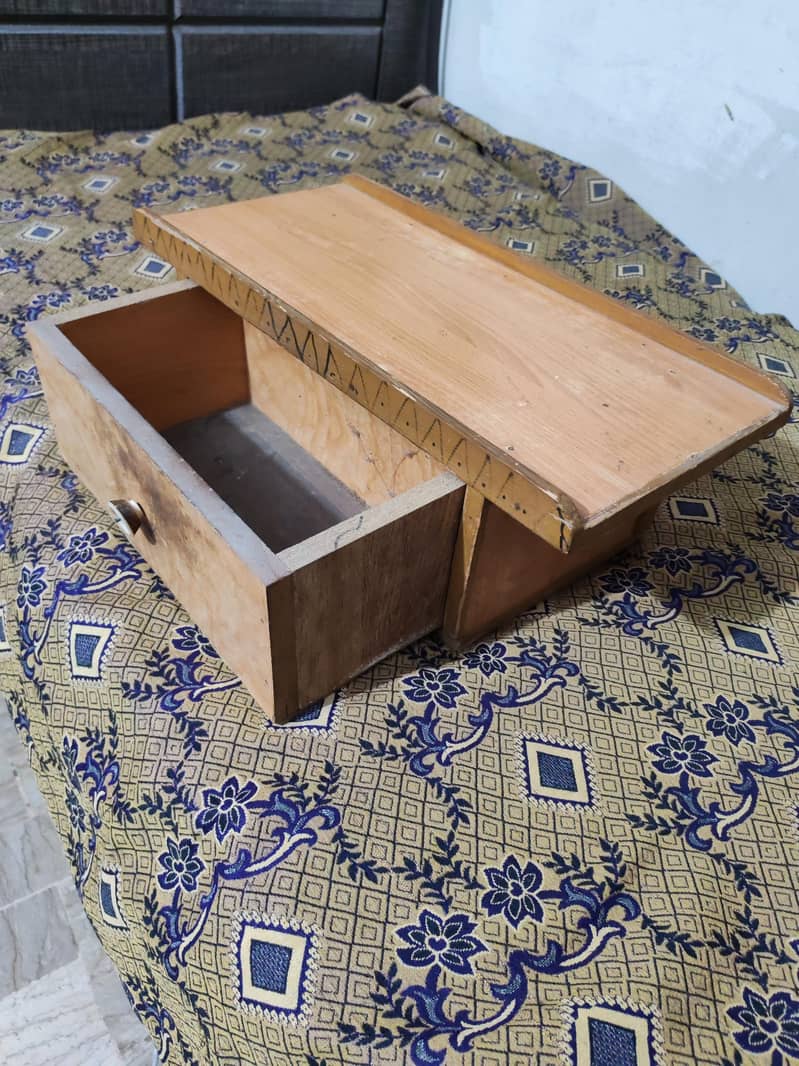 Sewing machine choki standسلائی مشین رکھنے کے لیے 1