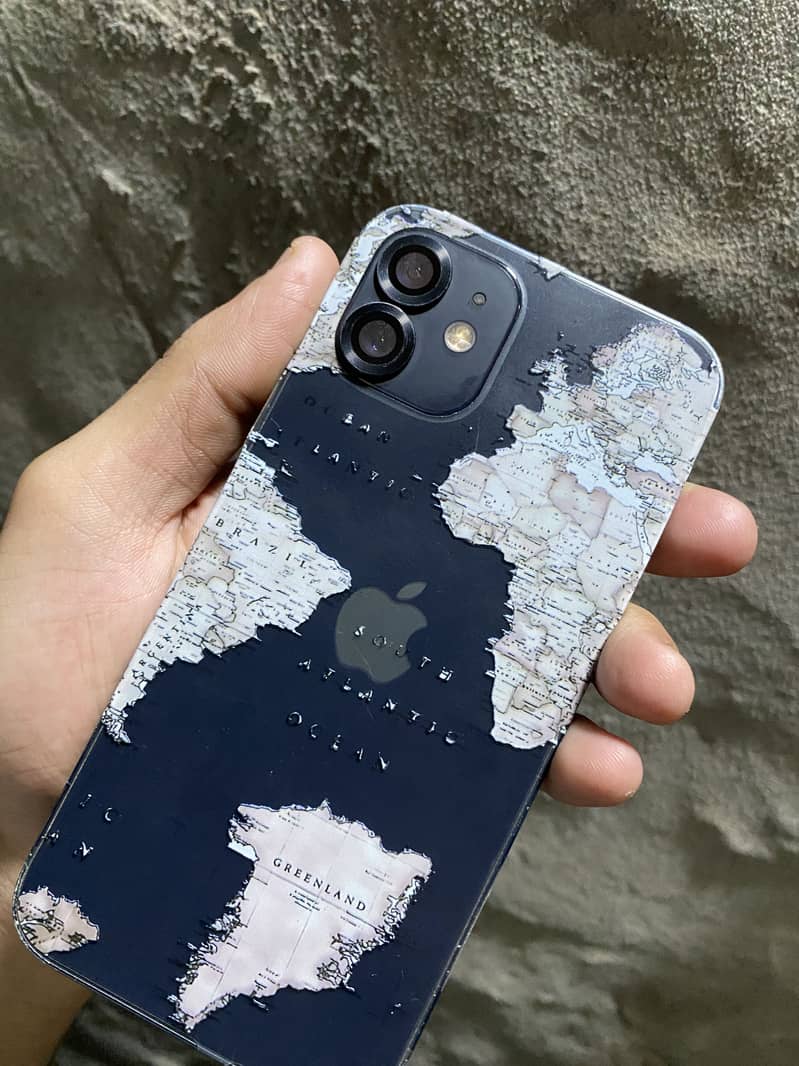 Apple iPhone 12 1