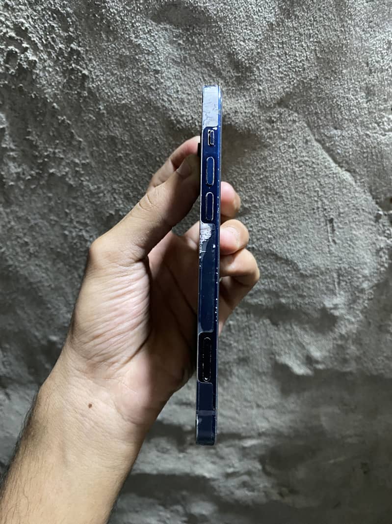 Apple iPhone 12 7