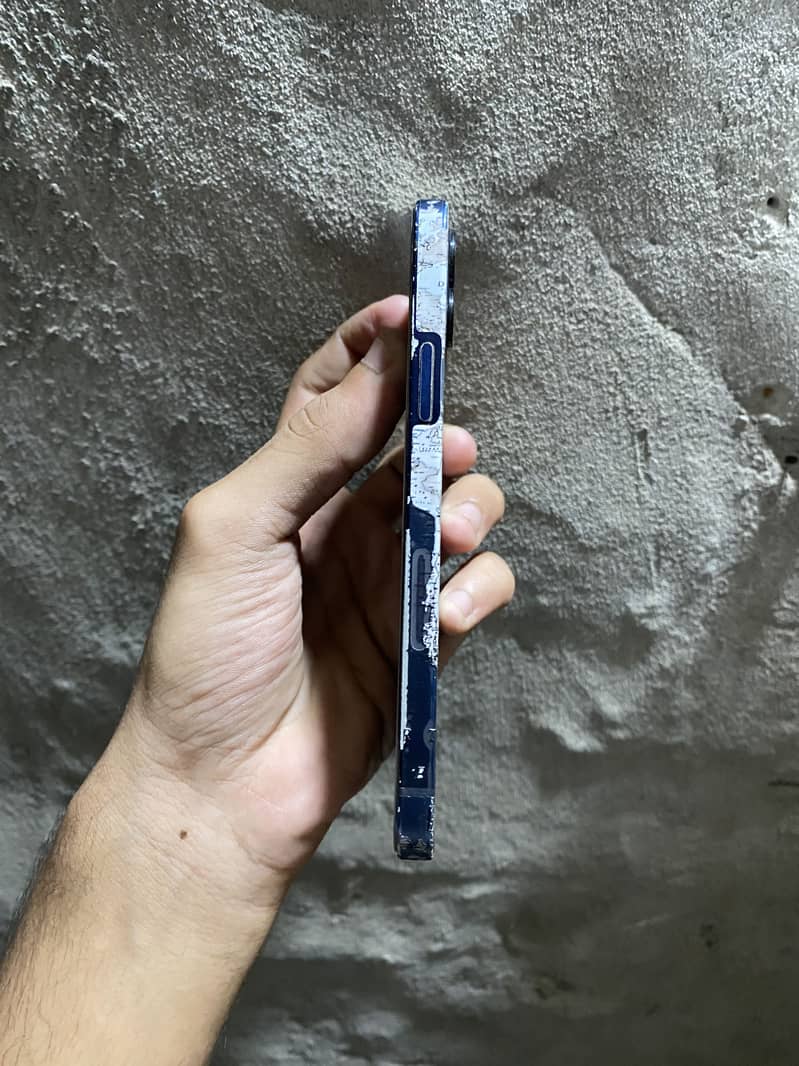 Apple iPhone 12 9