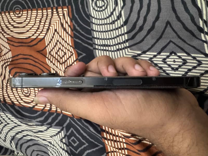 Apple iPhone 13 Pro 1