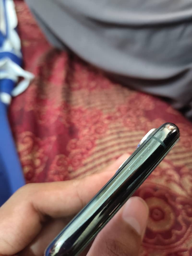 Apple iPhone 11 Pro 6