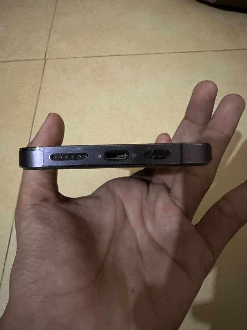 Apple iPhone 14 Pro Max 1