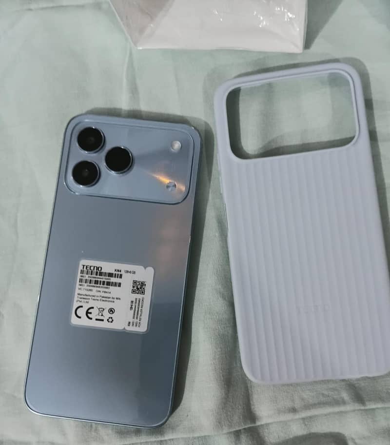 Tecno spark 50 4