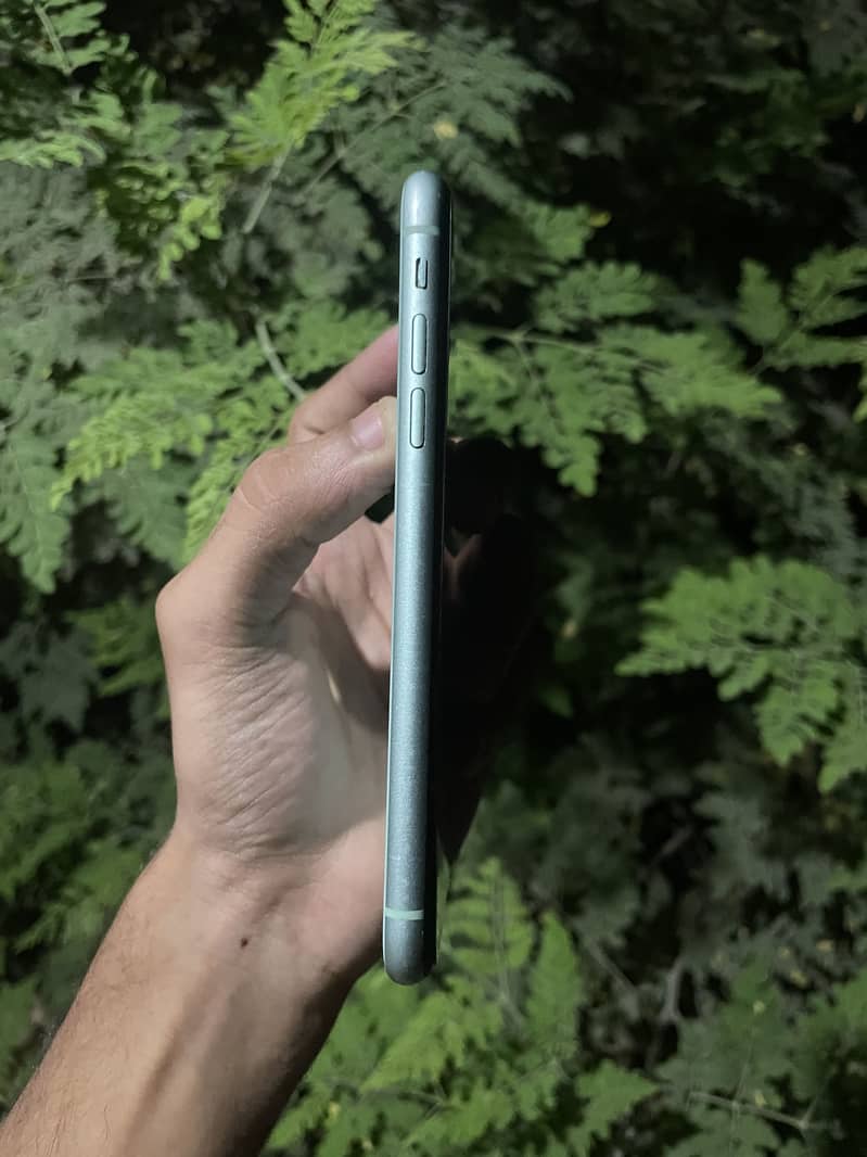 Apple iPhone 11 5