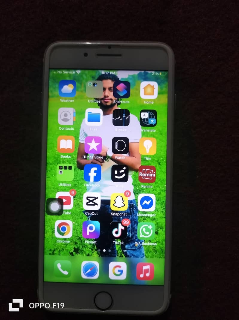 Apple iPhone 7 Plus 0