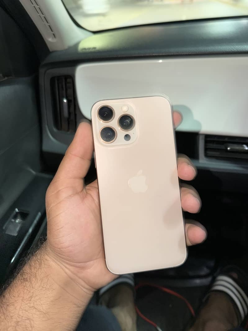 Apple iPhone 16 Pro Max 0