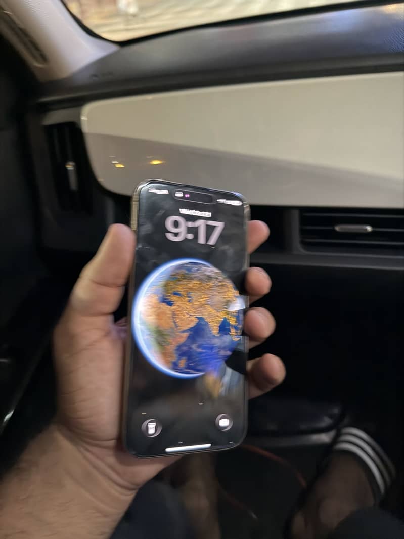 Apple iPhone 16 Pro Max 2
