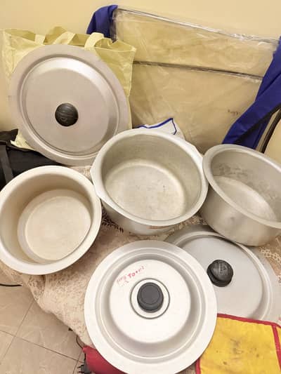 Daigs ,pateele for cooking food