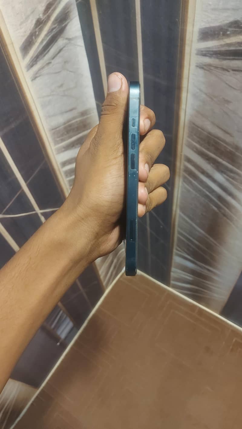 Apple iPhone 13 3