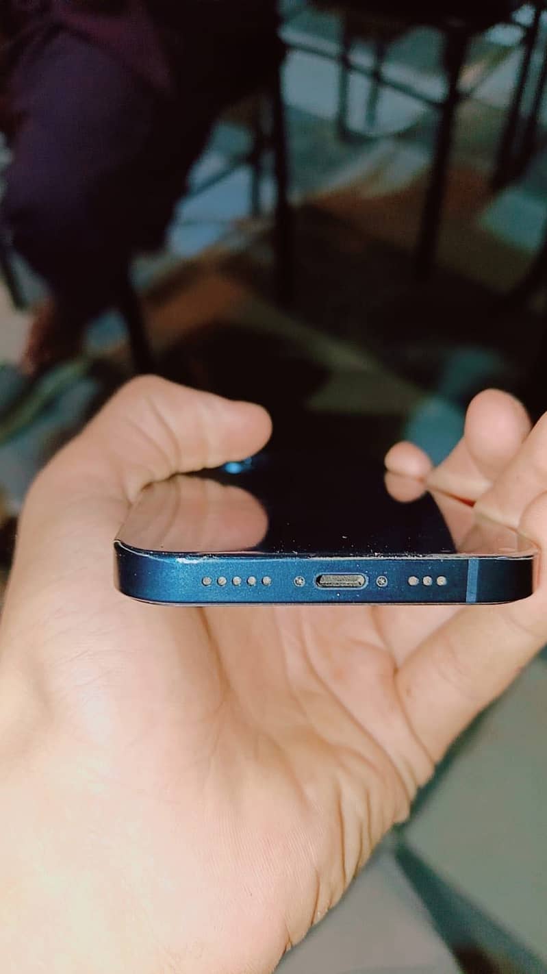 Apple iPhone 13 4