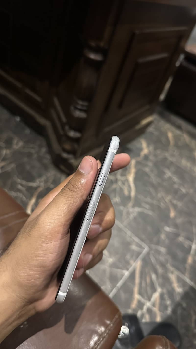 Apple iPhone SE PTA 4
